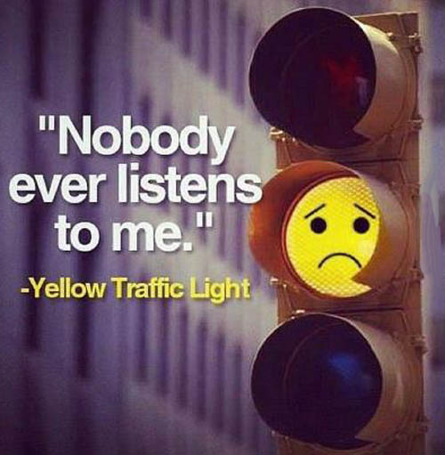 no-one-understands-me-yellow-traffic-light