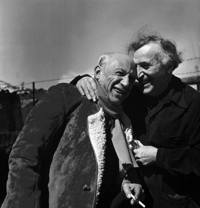 FRANCE. Region of Provence-Alpes-Côte d'Azur. 1955. Town of Vallauris. In front of Mrs RAMIE's workshop. Spanish painter Pablo PICASSO and French painter Marc CHAGALL.